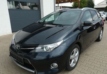 Toyota Auris 185.000 km 5.890 &euro; Erfurt 99087