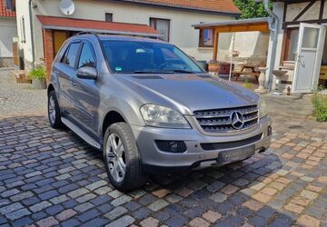 Mercedes-Benz ML 280 286.000 km 7.990 &euro; Erfurt 99098