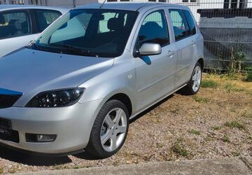 Mazda 2 153.000 km 2.499 &euro; Erfurt 99089
